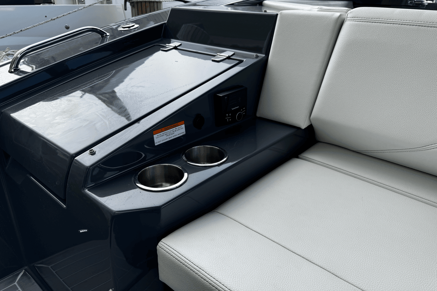 2023 Cruisers Yachts 38 GLS OB Image Thumbnail #24