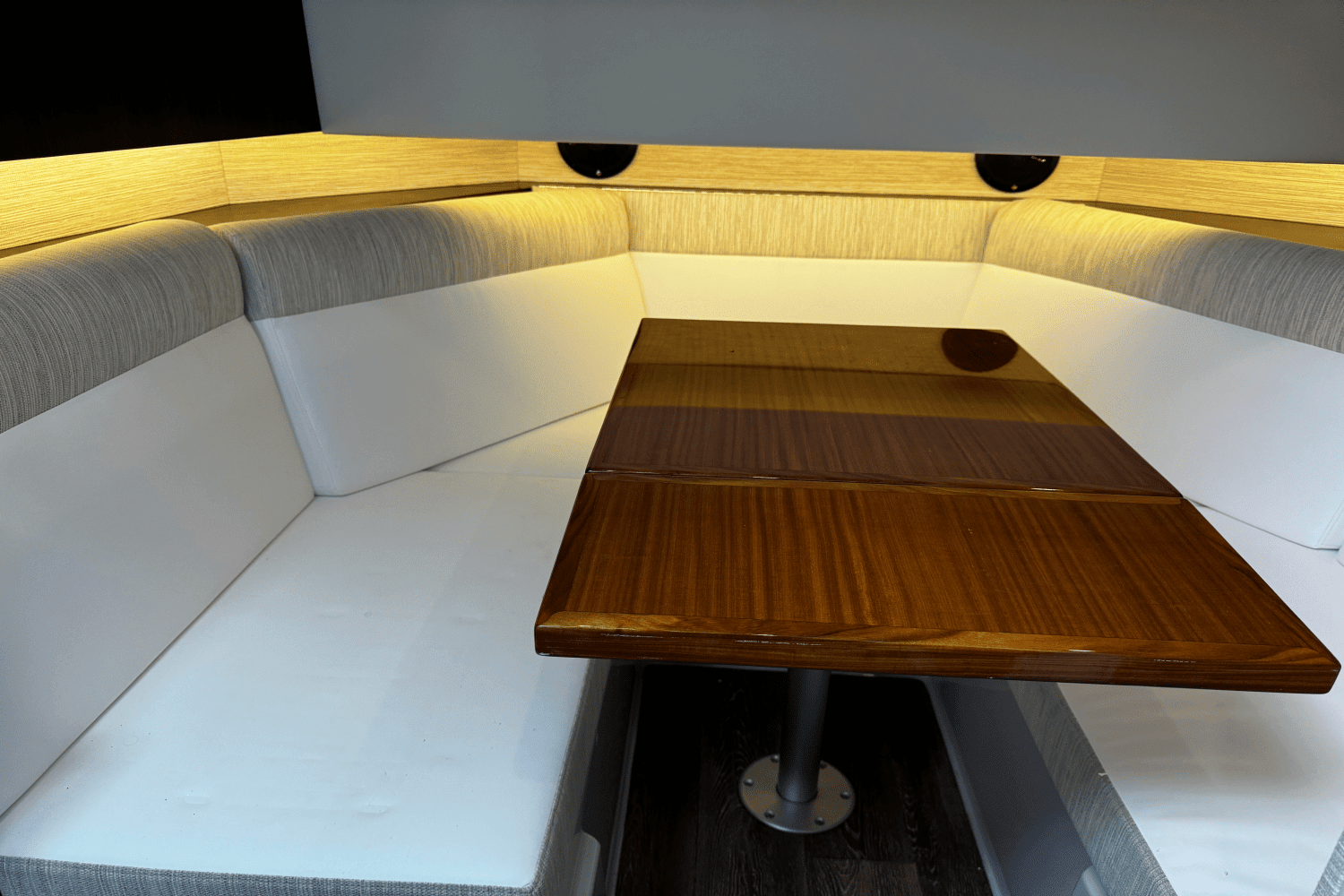 2023 Cruisers Yachts 38 GLS OB Image Thumbnail #38