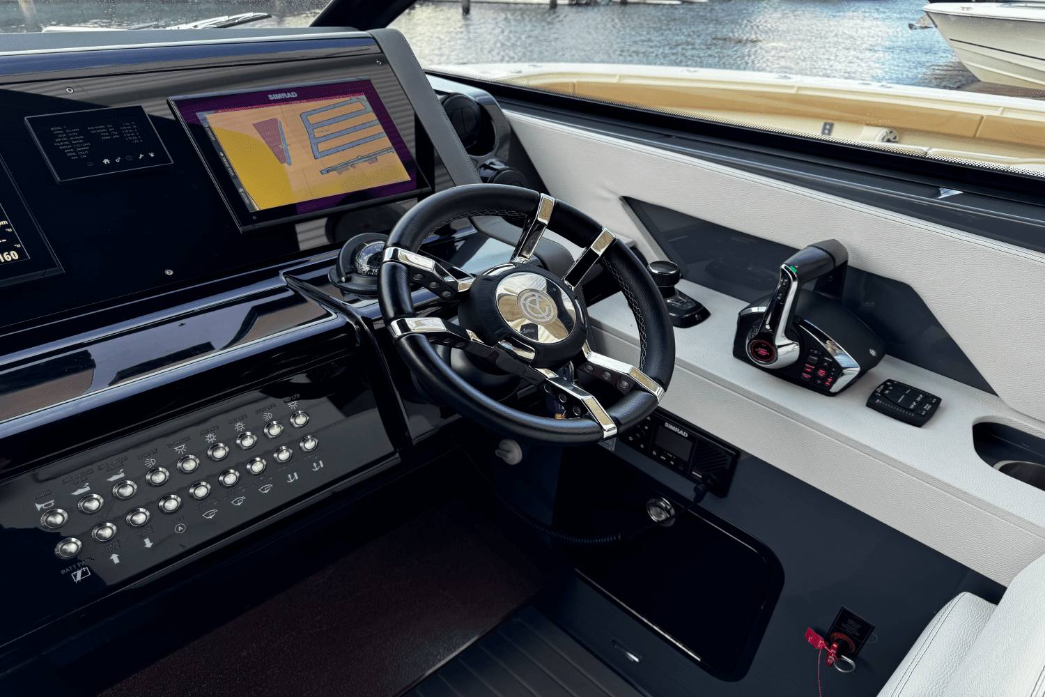 2023 Cruisers Yachts 38 GLS OB Image Thumbnail #11