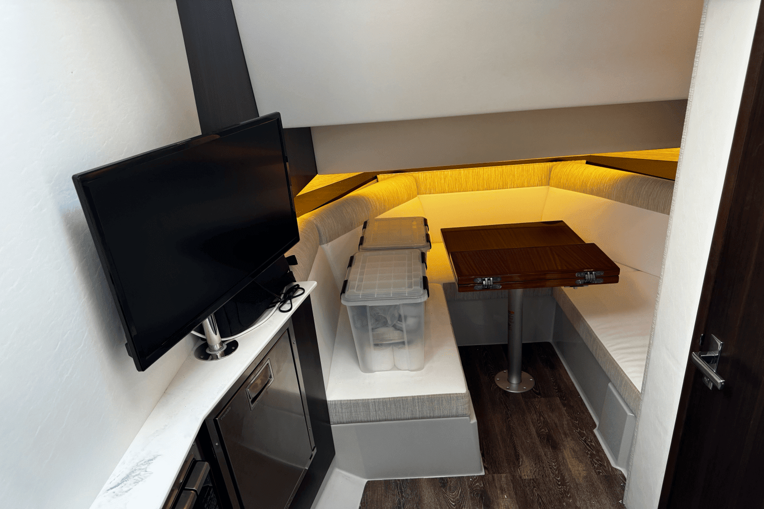 2023 Cruisers Yachts 38 GLS OB Image Thumbnail #35