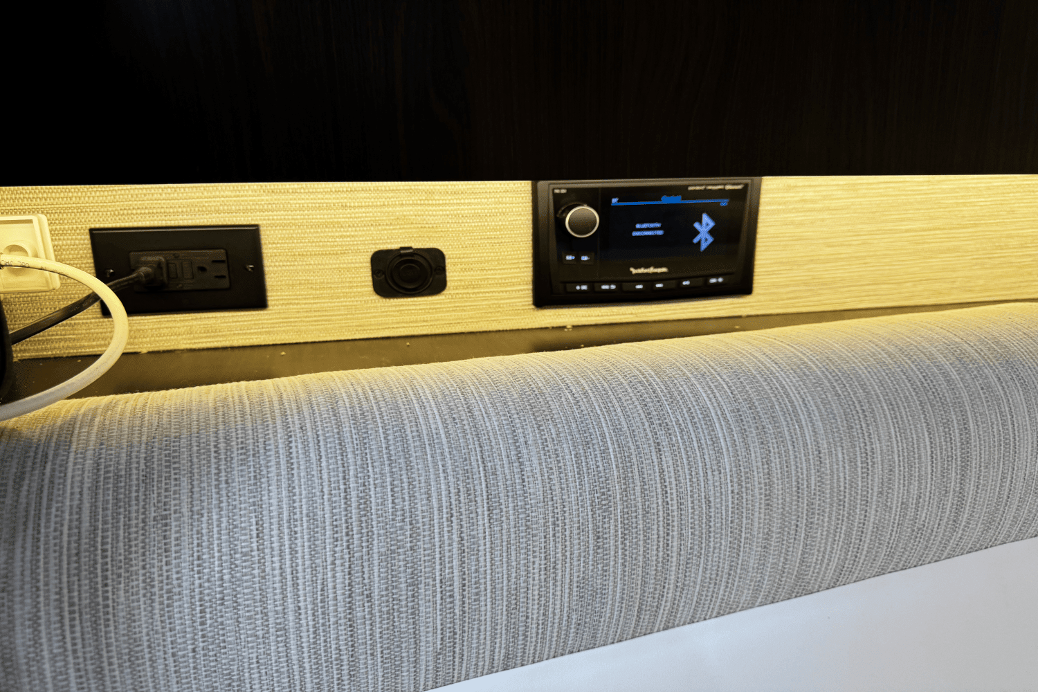 2023 Cruisers Yachts 38 GLS OB Image Thumbnail #39