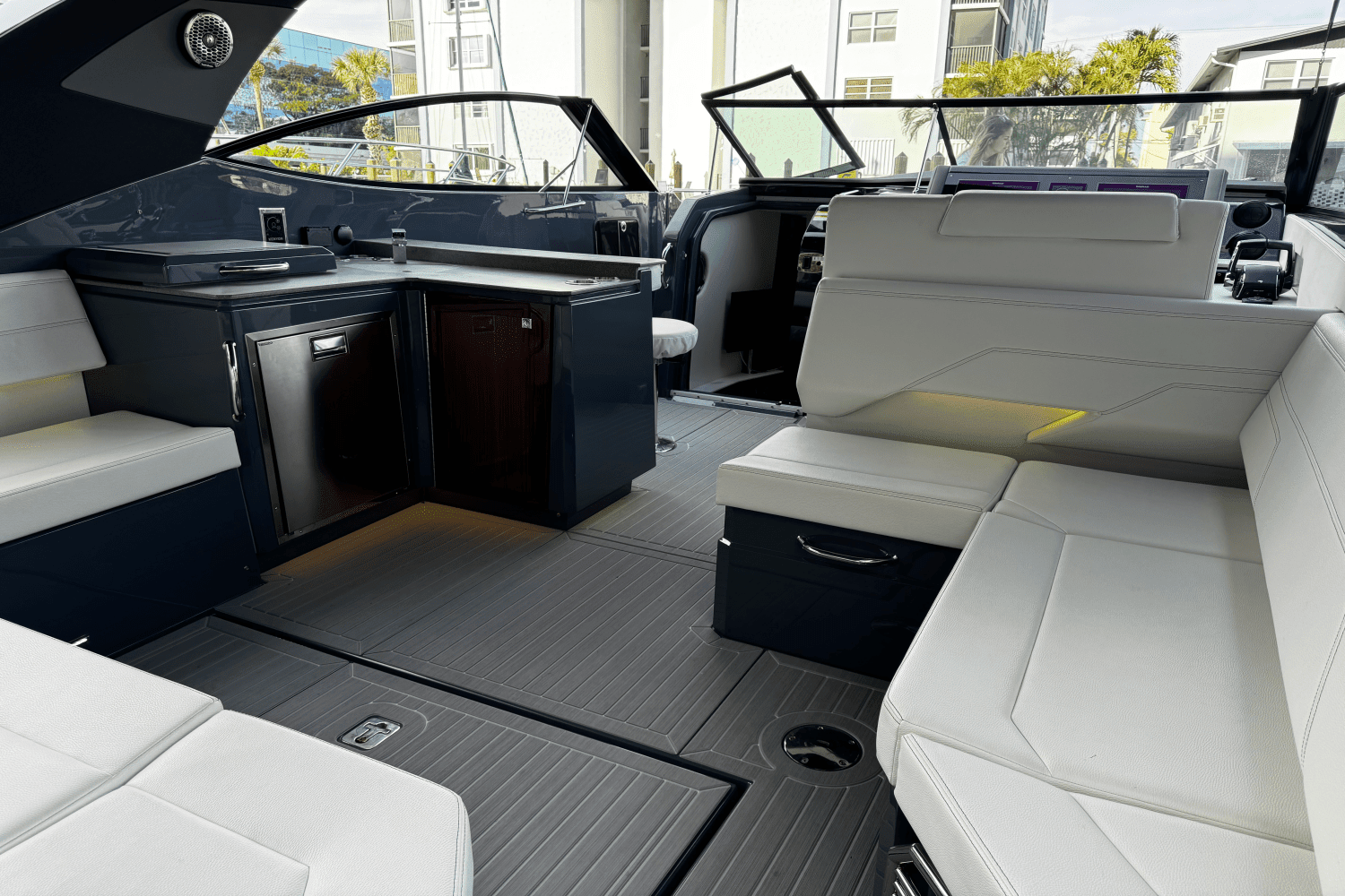 2023 Cruisers Yachts 38 GLS OB Image Thumbnail #28