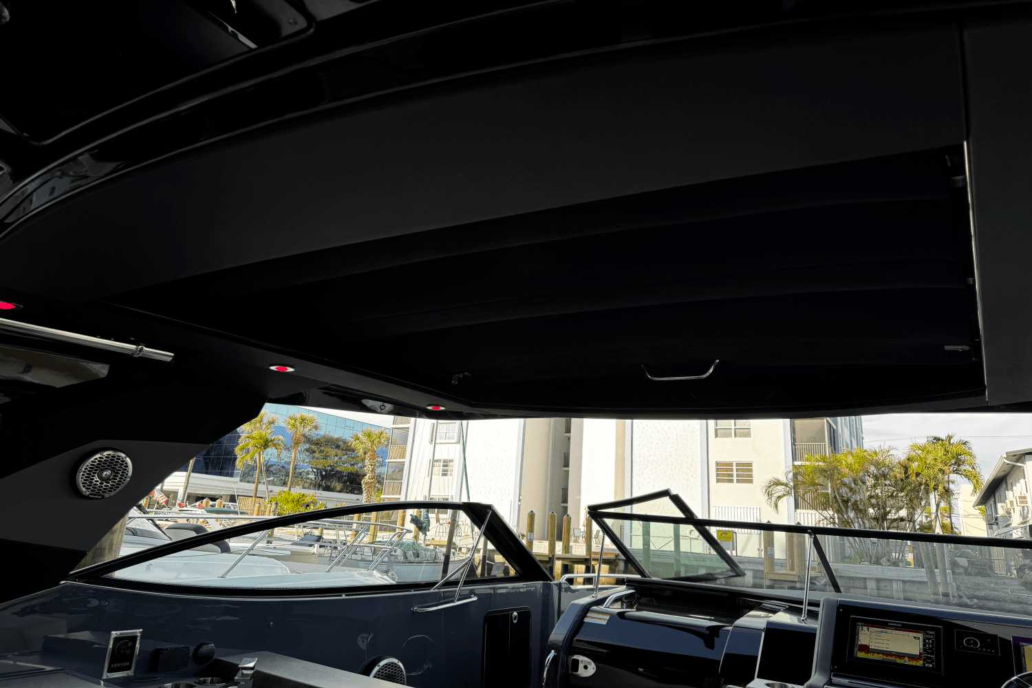 2023 Cruisers Yachts 38 GLS OB Image Thumbnail #52