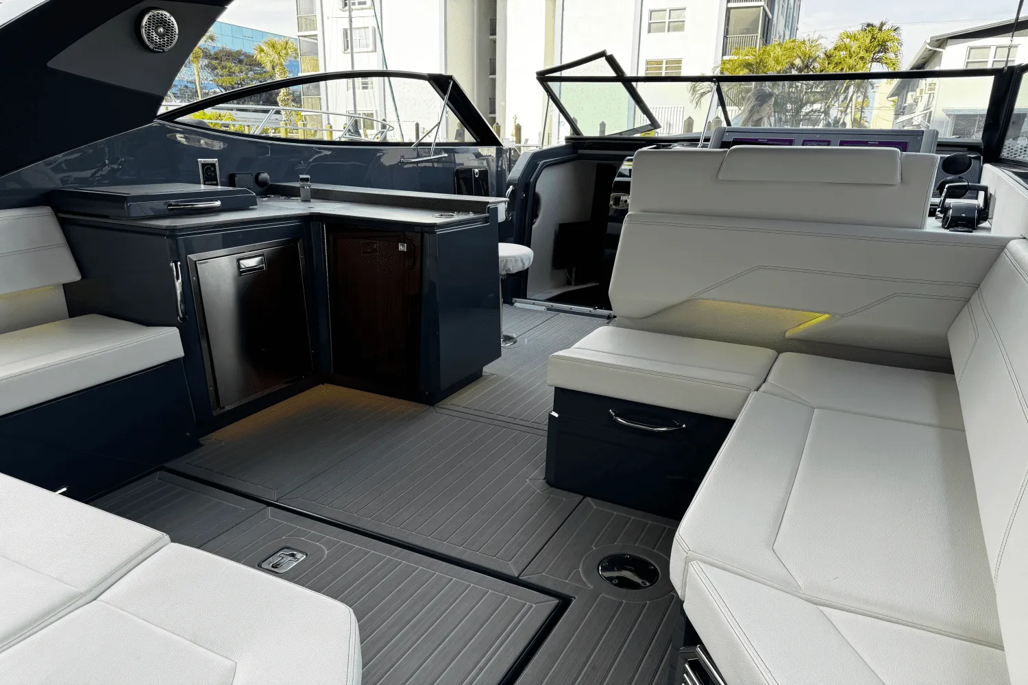 2023 Cruisers Yachts 38 GLS OB Image Thumbnail #22