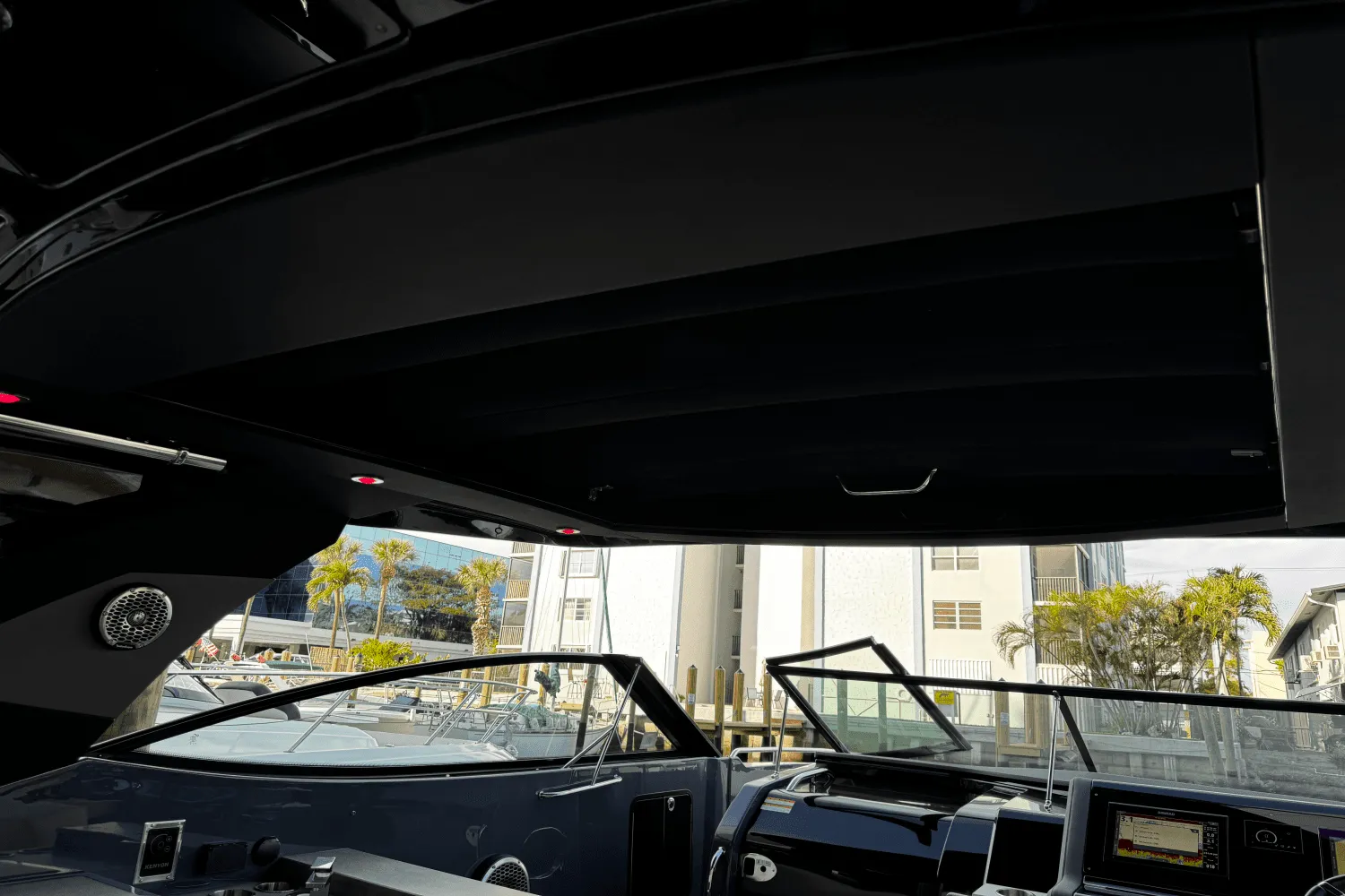 2023 Cruisers Yachts 38 GLS OB Image Thumbnail #45