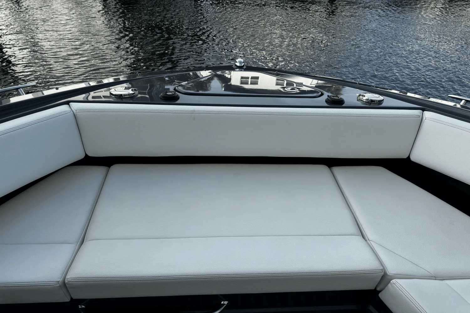 2023 Cruisers Yachts 38 GLS OB Image Thumbnail #21