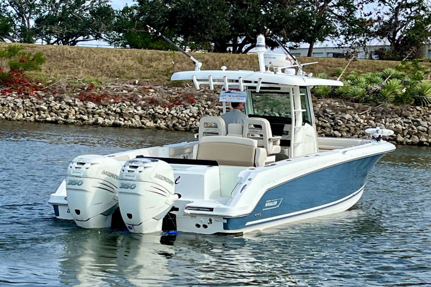 2017 Boston Whaler 330 OUTRAGE Image Thumbnail #10