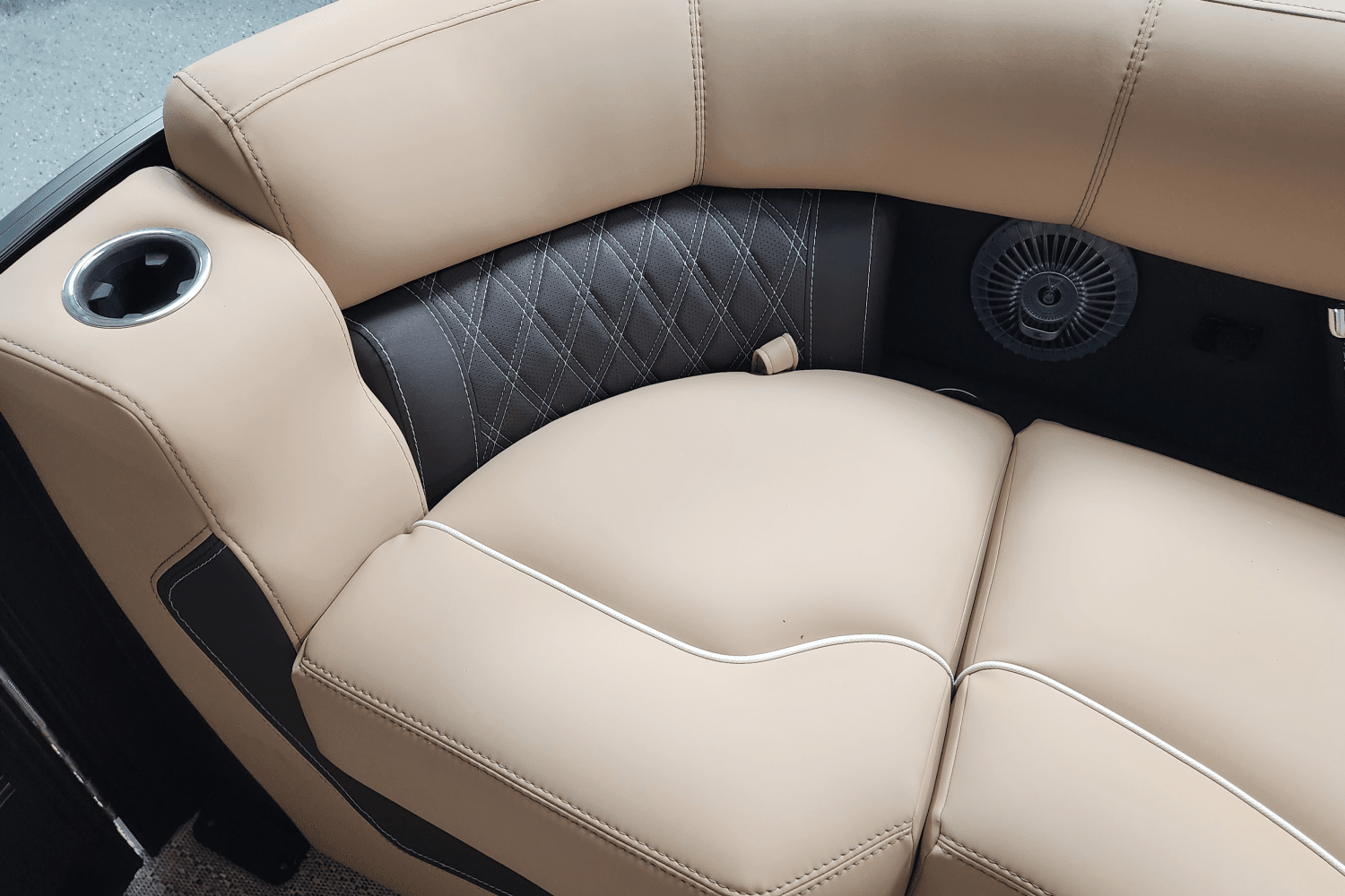 2025 Barletta
                                                             Lusso Image Thumbnail #32