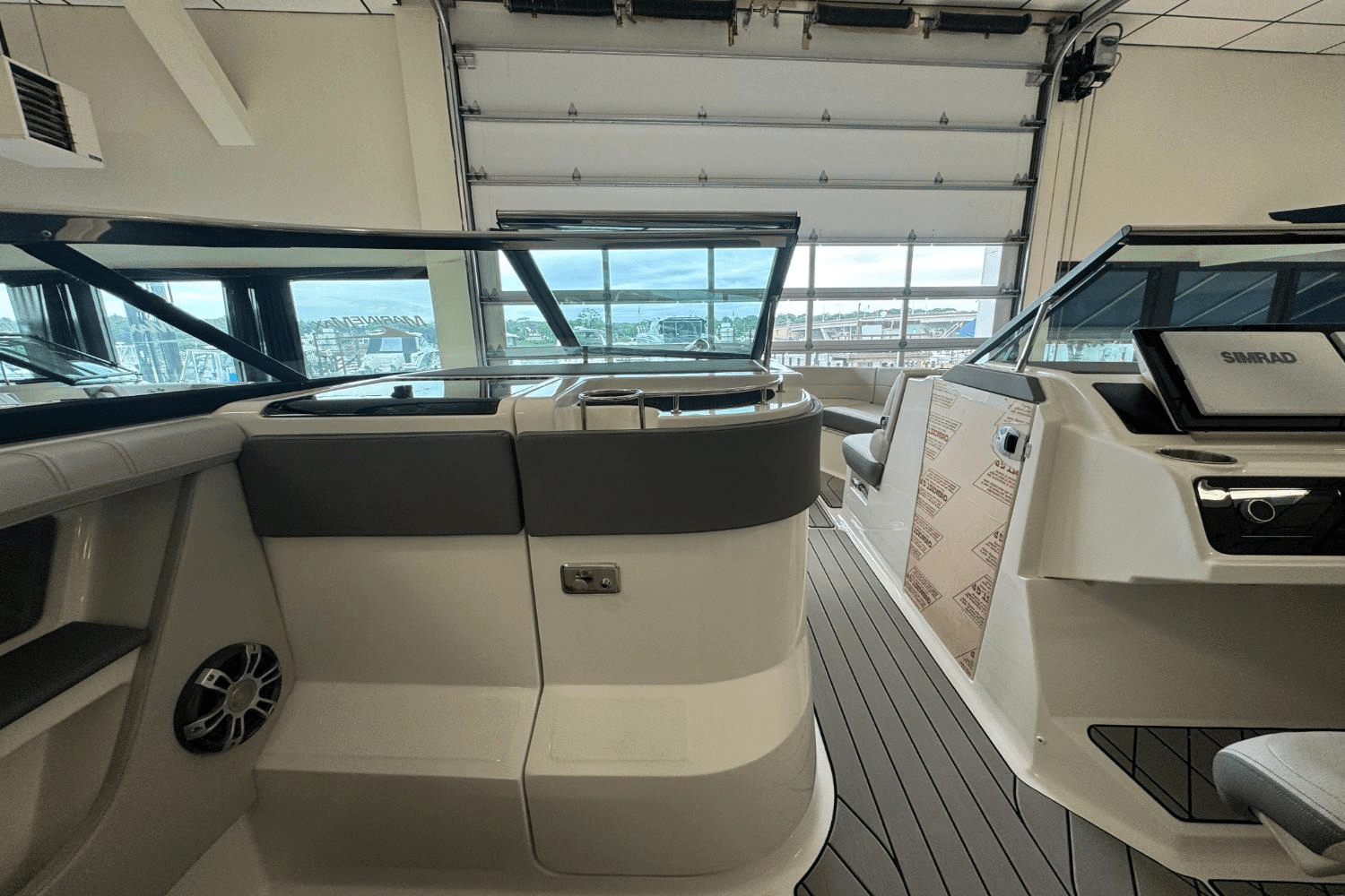 2025 Sea Ray SLX 310 Outboard Image Thumbnail #24