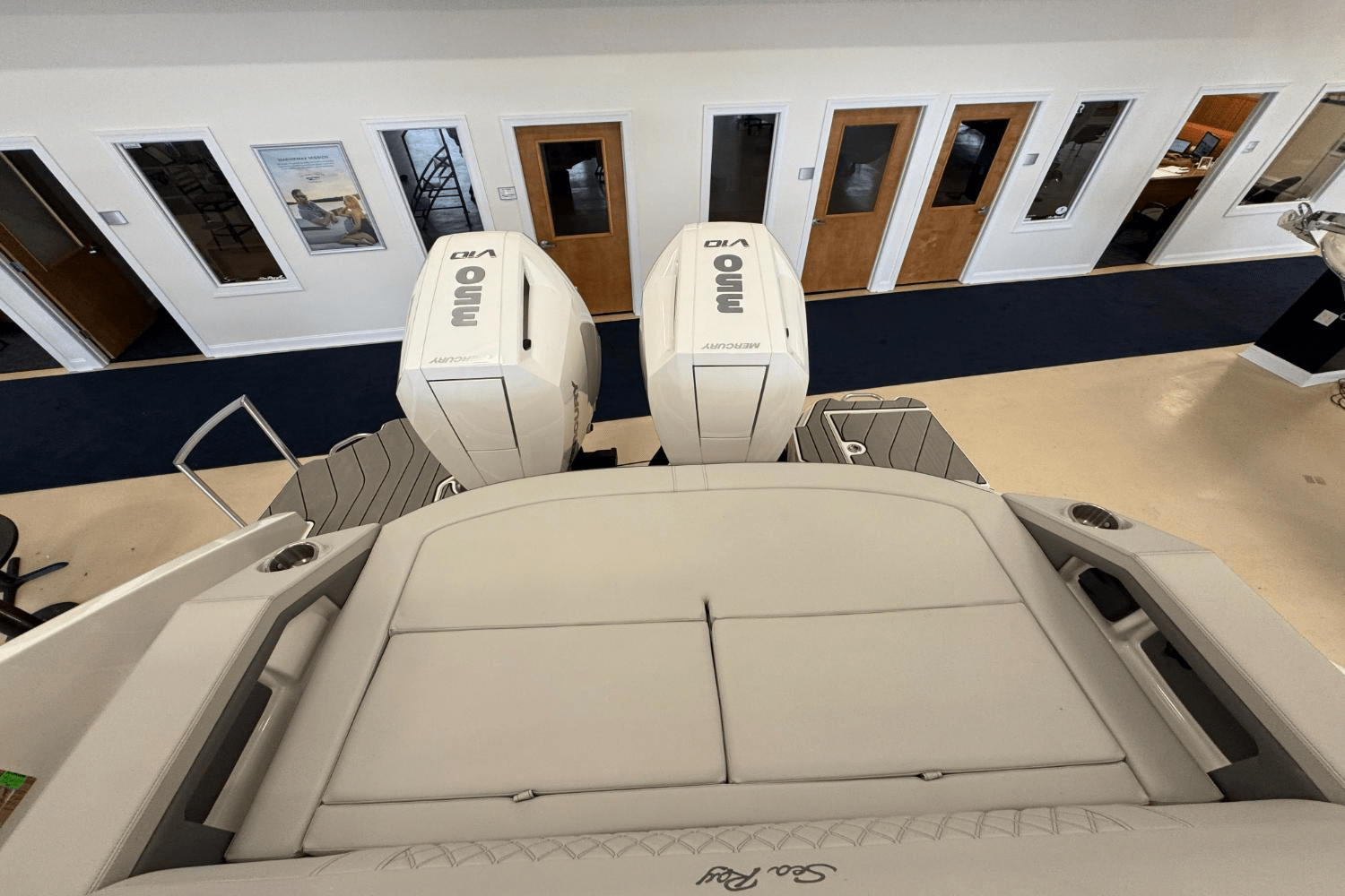 2025 Sea Ray SLX 310 Outboard Image Thumbnail #7
