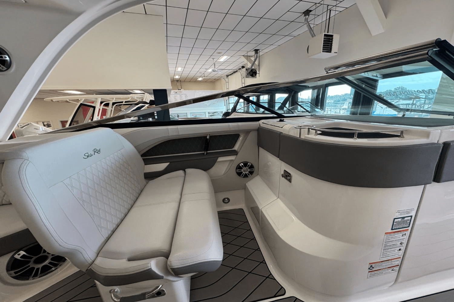 2025 Sea Ray SLX 310 Outboard Image Thumbnail #23