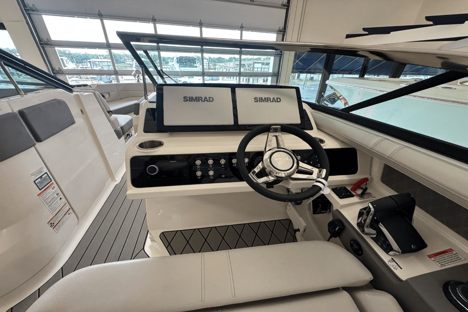 2025 Sea Ray SLX 310 Outboard Image Thumbnail #29