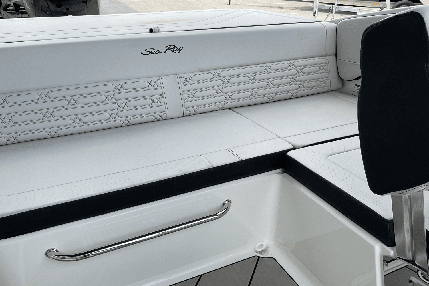 2025 Sea Ray SPX 190 Outboard Image Thumbnail #28