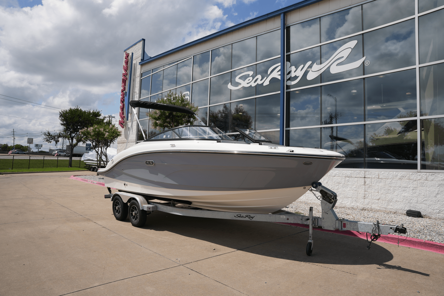 2025 Sea Ray SPX 210 Image Thumbnail #1