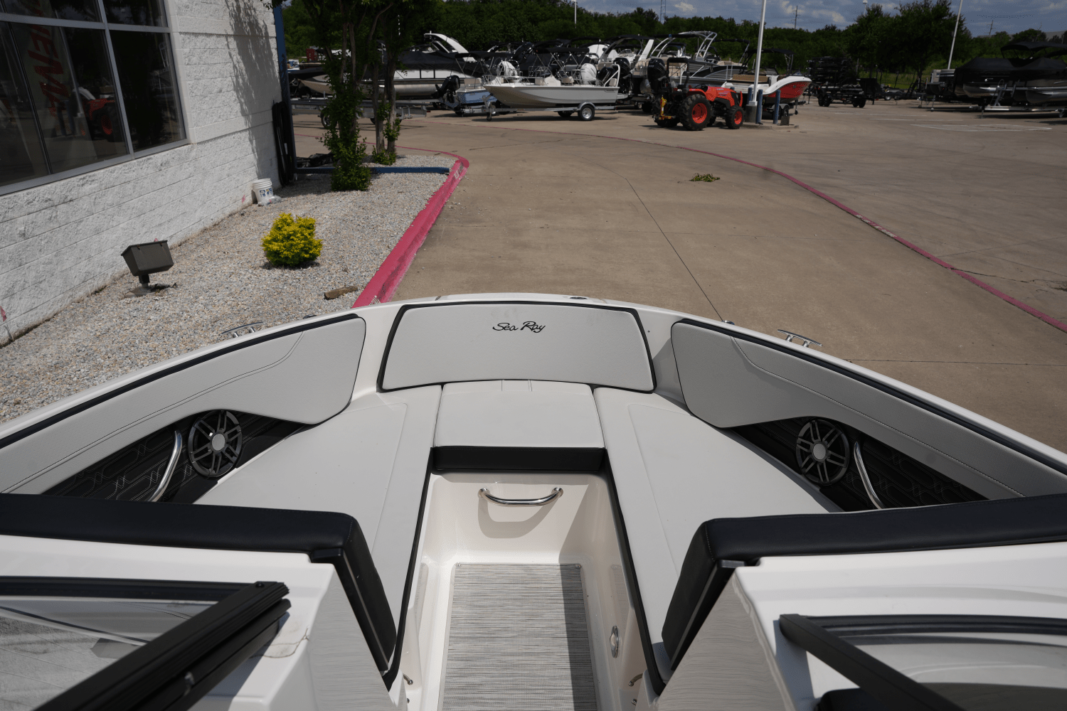 2025 Sea Ray SPX 210 Image Thumbnail #16