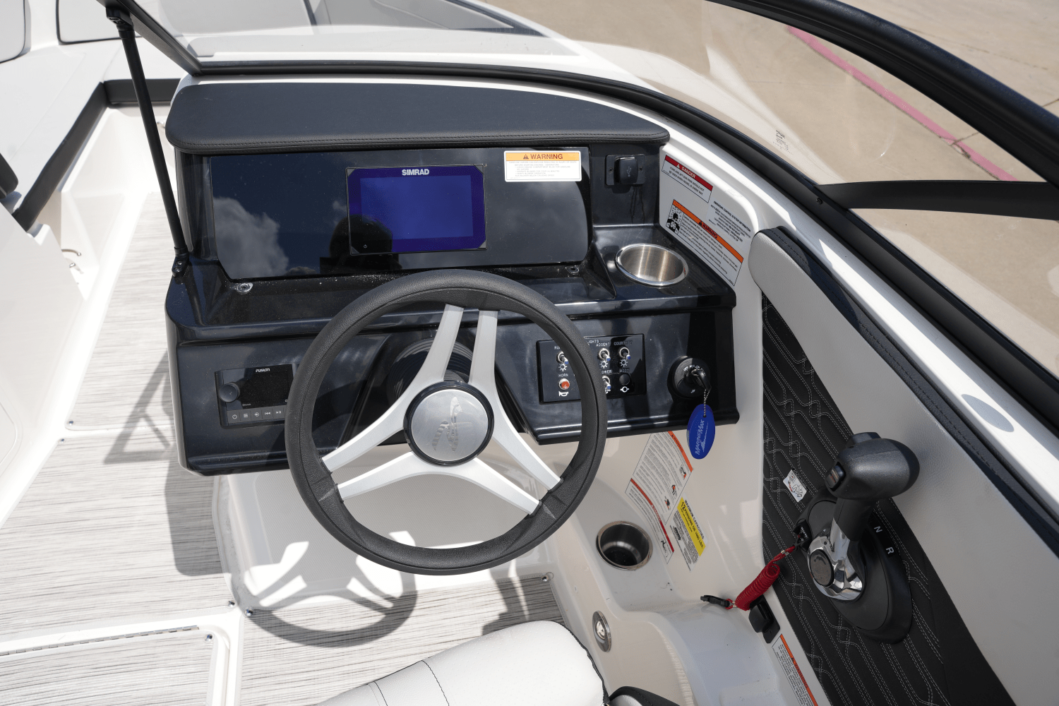 2025 Sea Ray SPX 210 Image Thumbnail #13