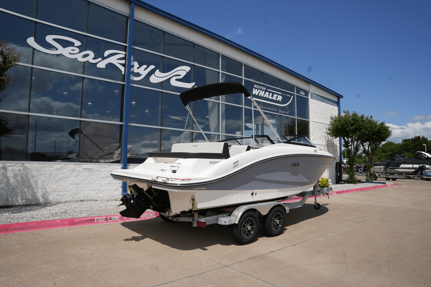 2025 Sea Ray SPX 210 Image Thumbnail #2