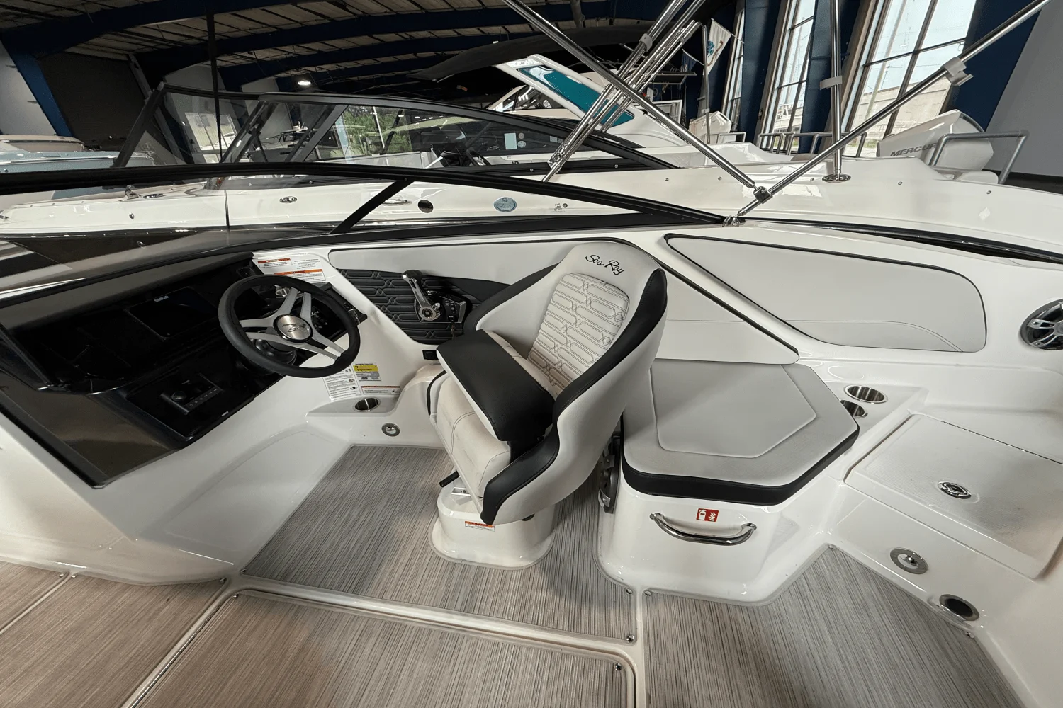 2025 Sea Ray SPX 210 Outboard Image Thumbnail #6