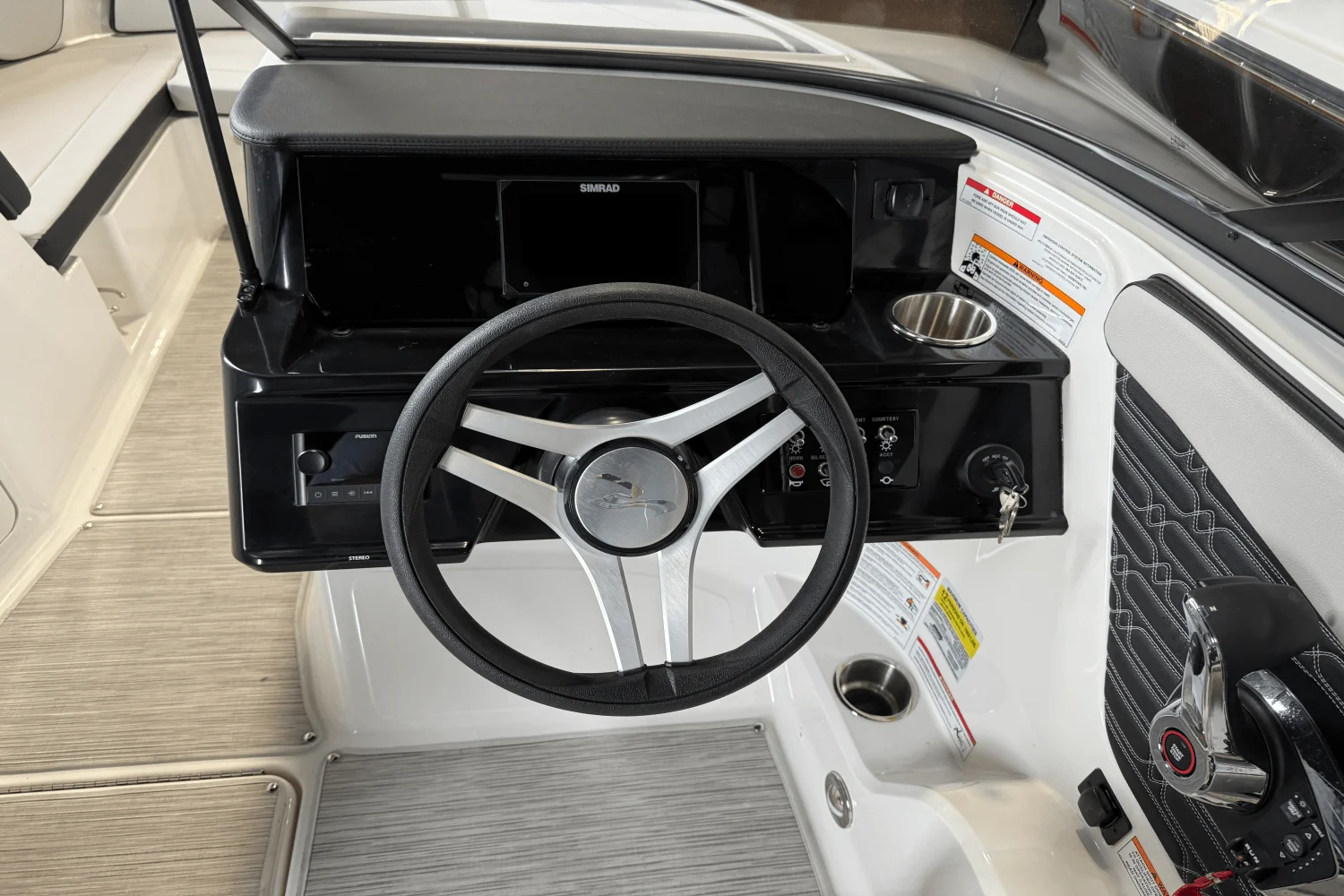 2025 Sea Ray SPX 210 Outboard Image Thumbnail #5