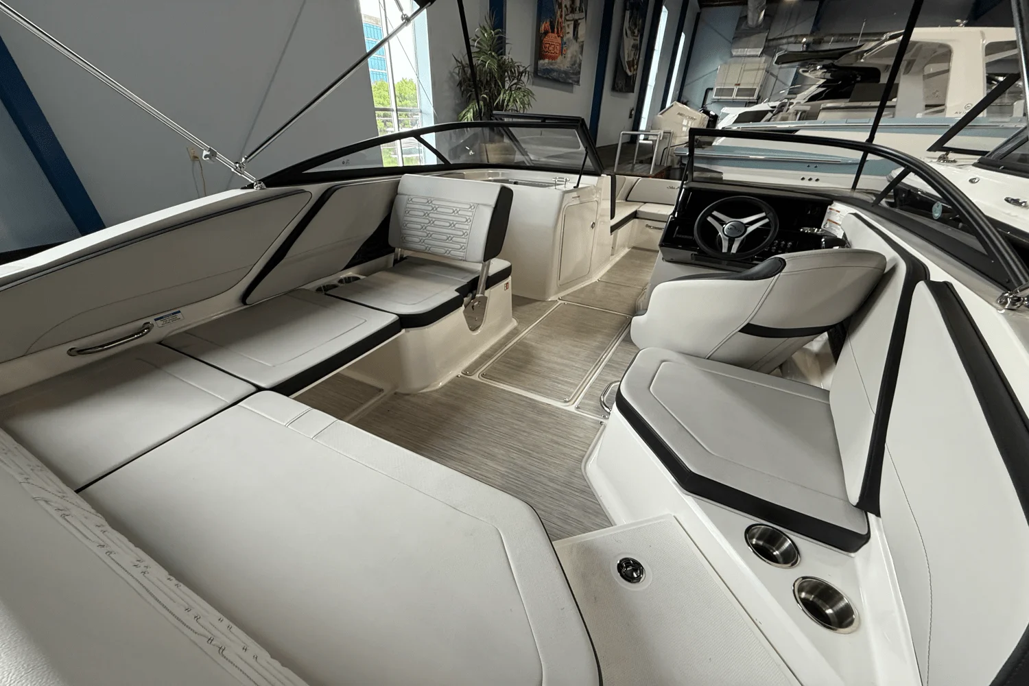 2025 Sea Ray SPX 210 Outboard Image Thumbnail #7