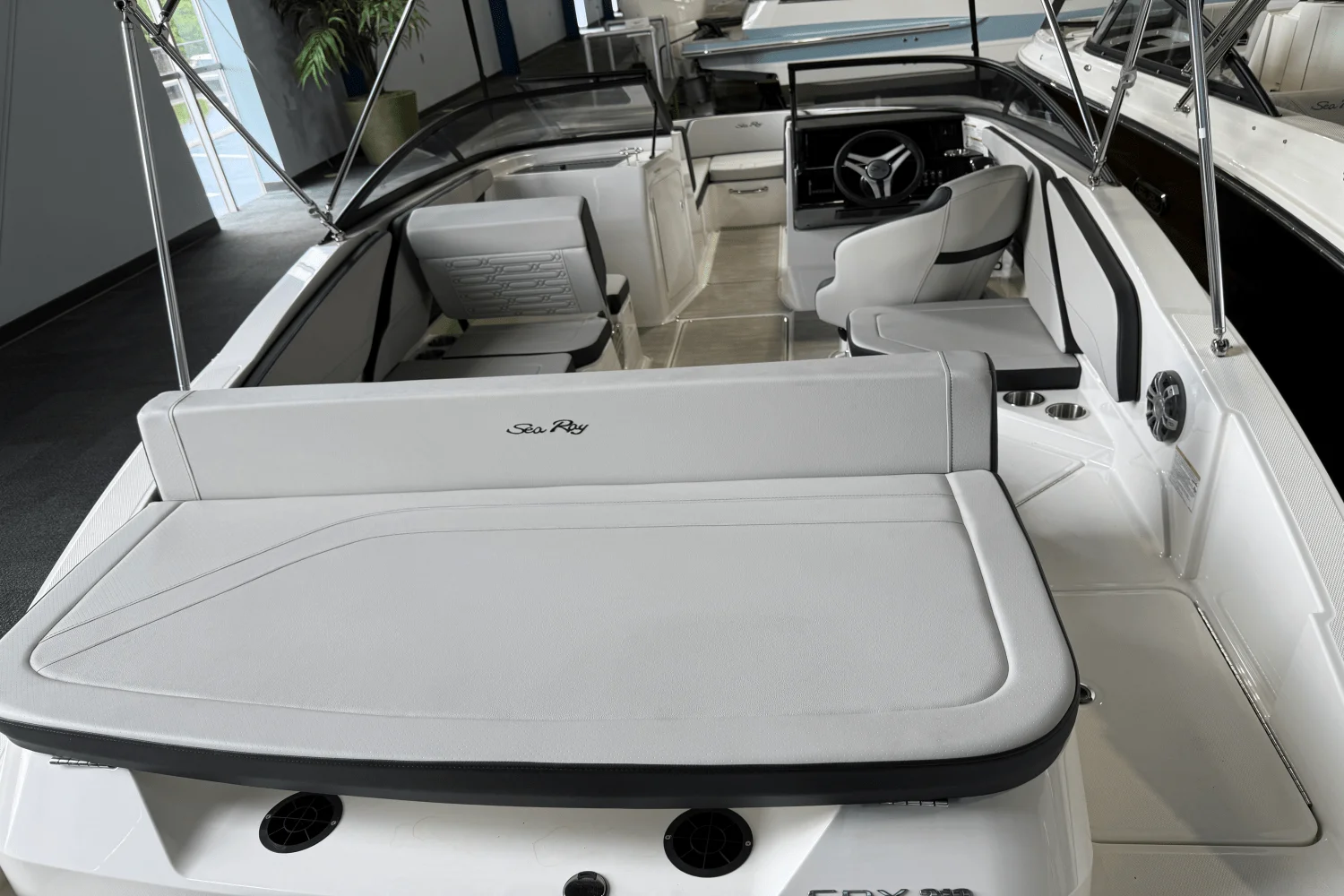 2025 Sea Ray SPX 210 Outboard Image Thumbnail #10