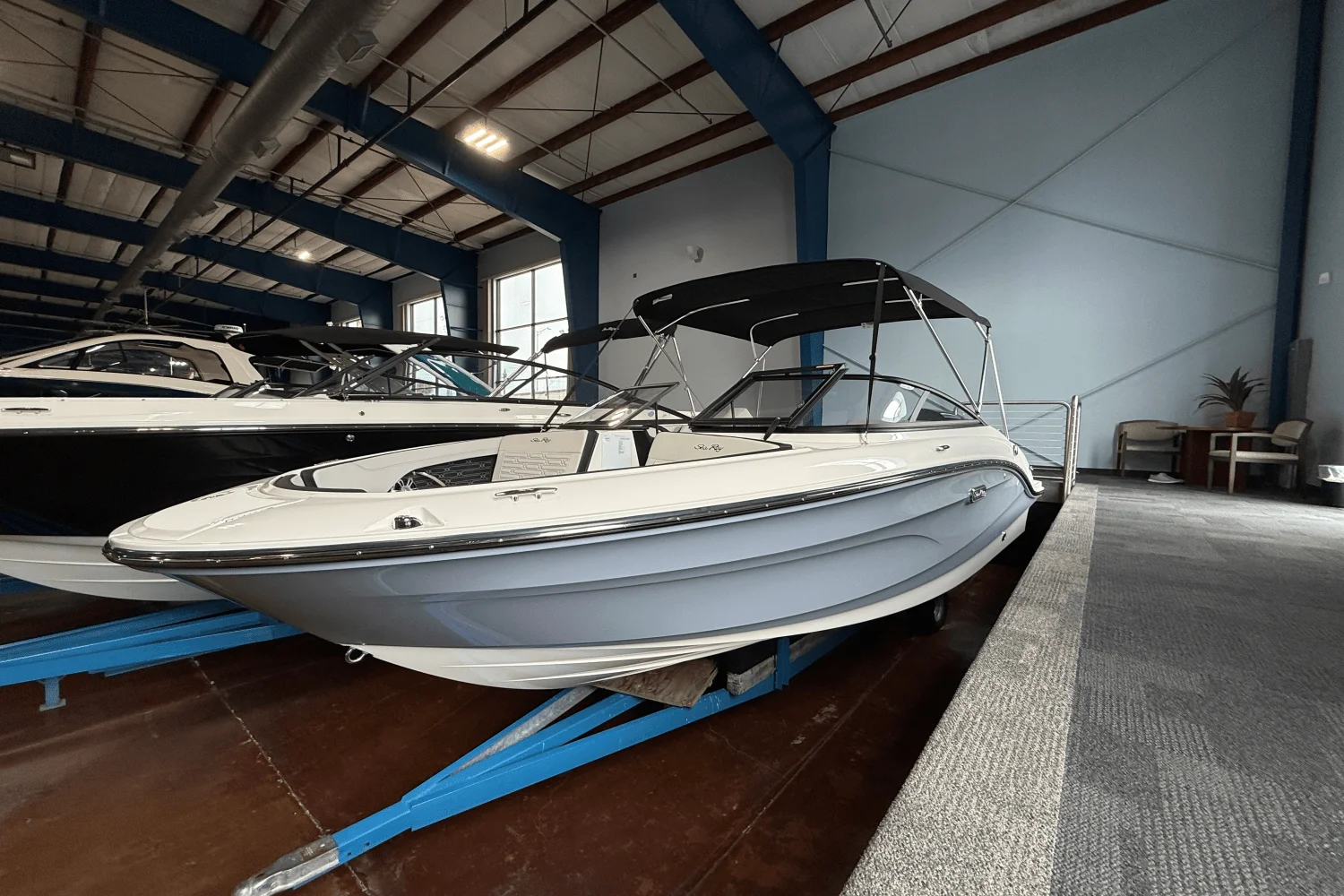 2025 Sea Ray SPX 210 Outboard Image Thumbnail #1