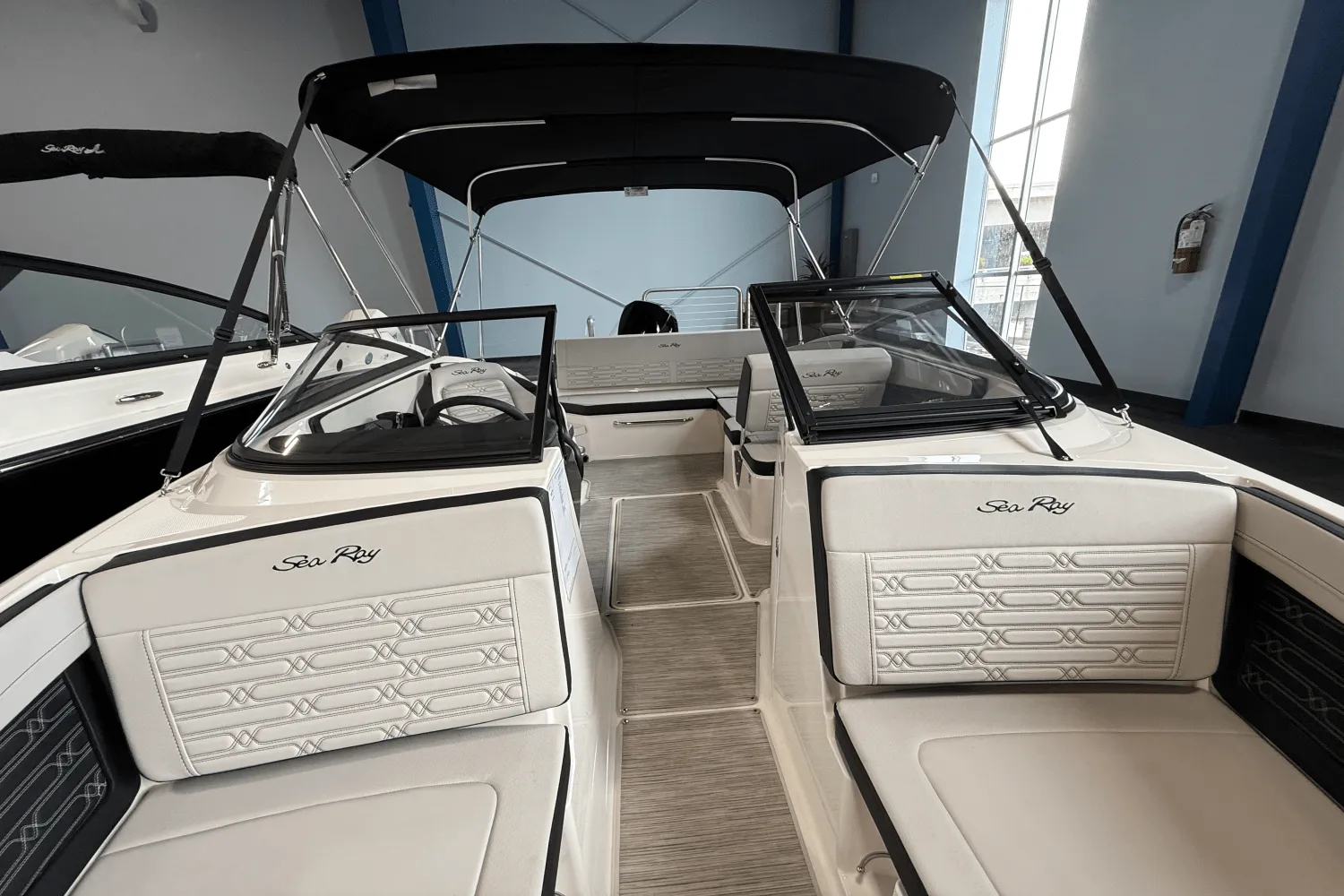 2025 Sea Ray SPX 210 Outboard Image Thumbnail #2