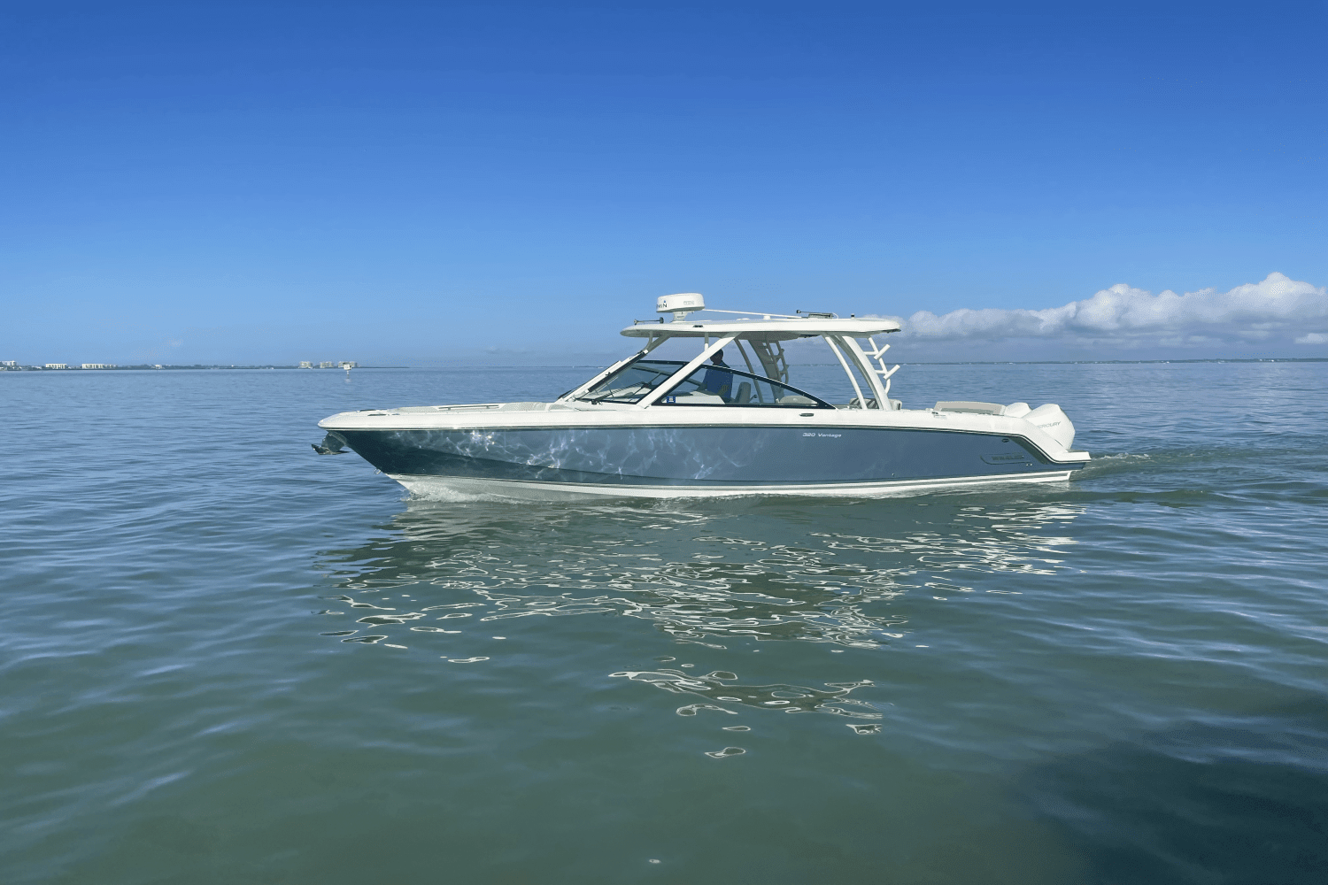 2022 Boston Whaler 320 VANTAGE Image Thumbnail #7