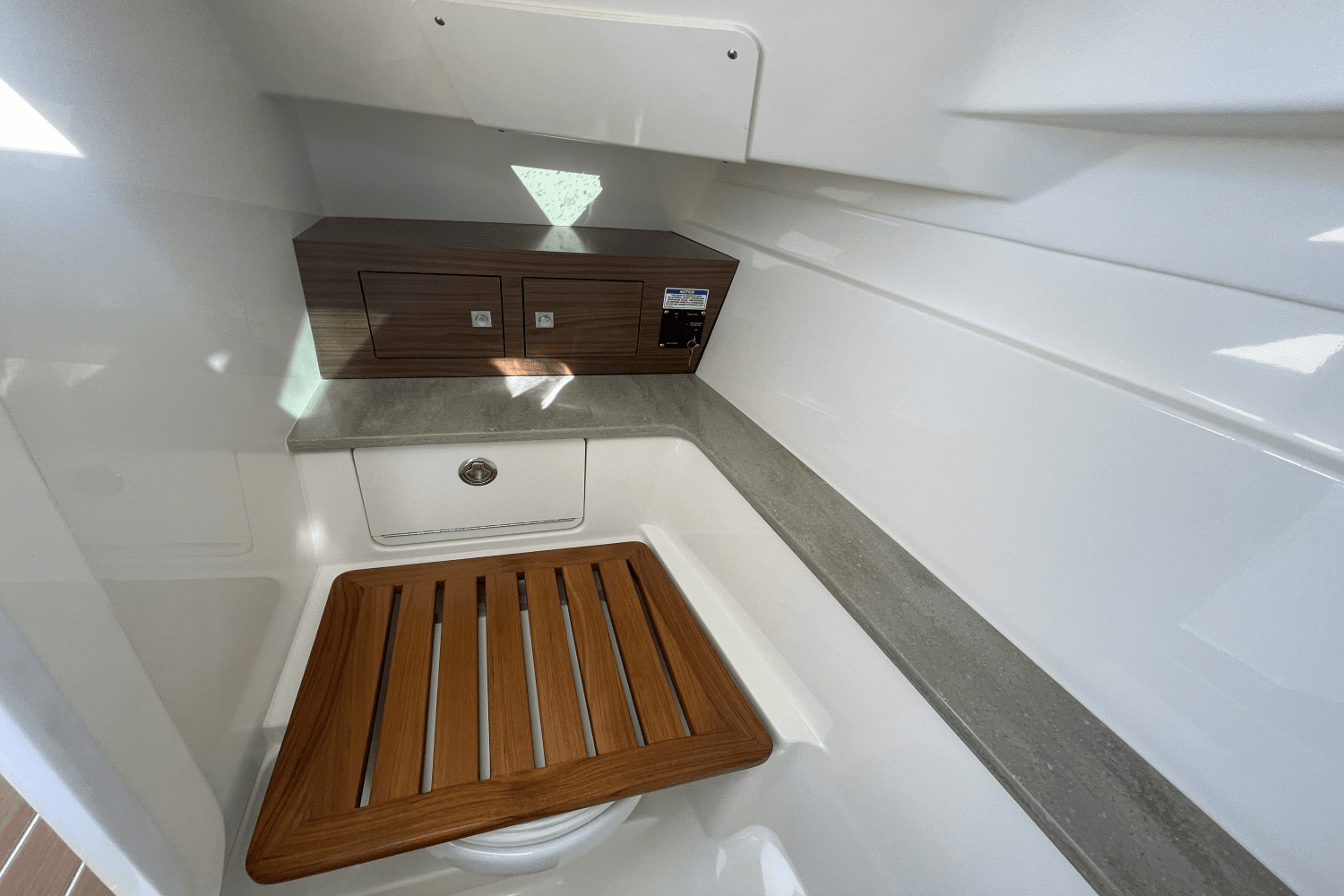 2022 Boston Whaler 320 VANTAGE Image Thumbnail #25