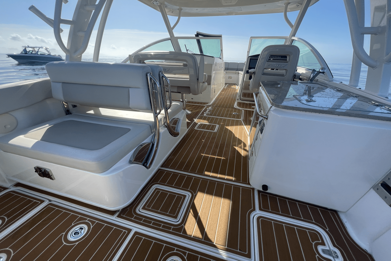 2022 Boston Whaler 320 VANTAGE Image Thumbnail #19