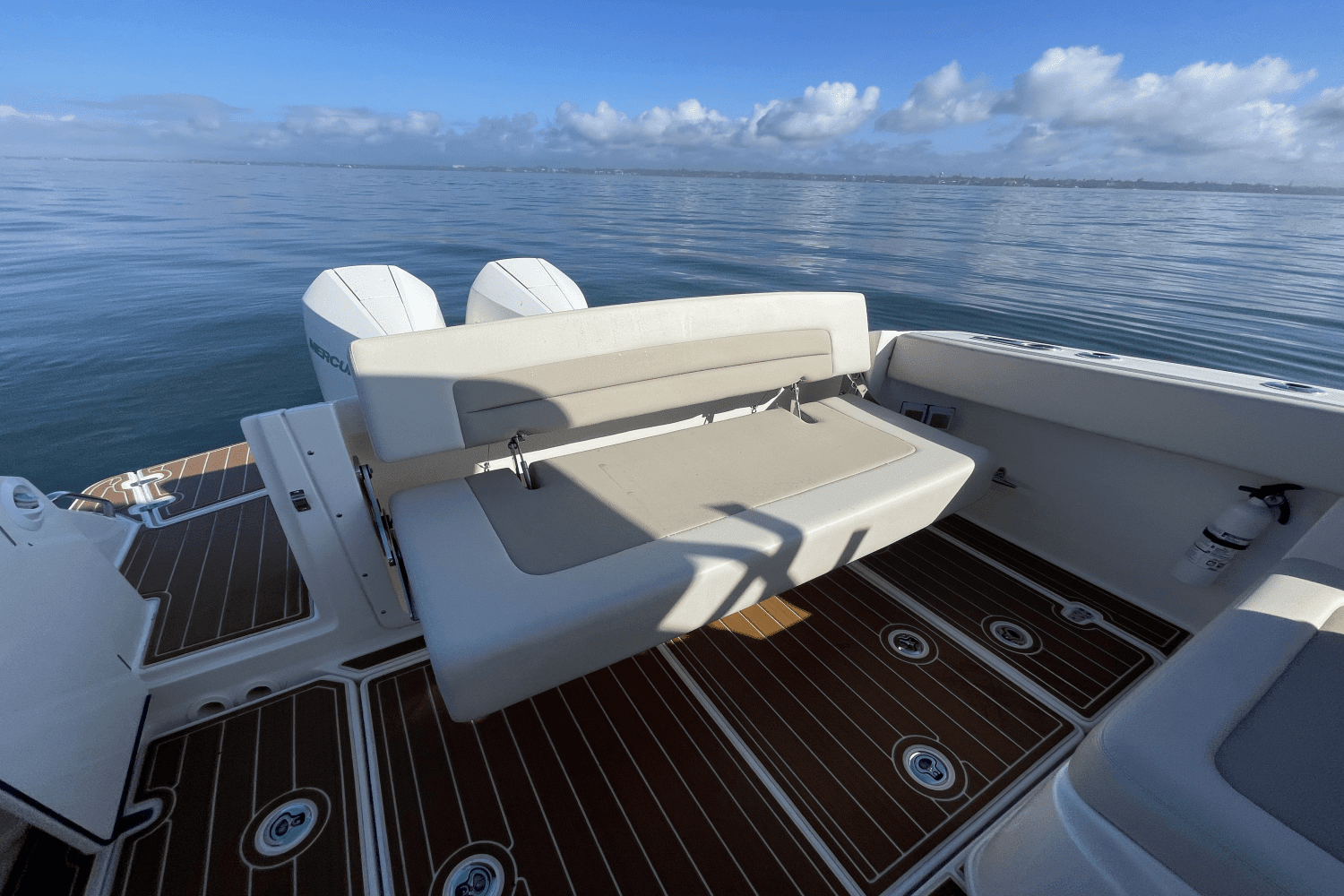2022 Boston Whaler 320 VANTAGE Image Thumbnail #20