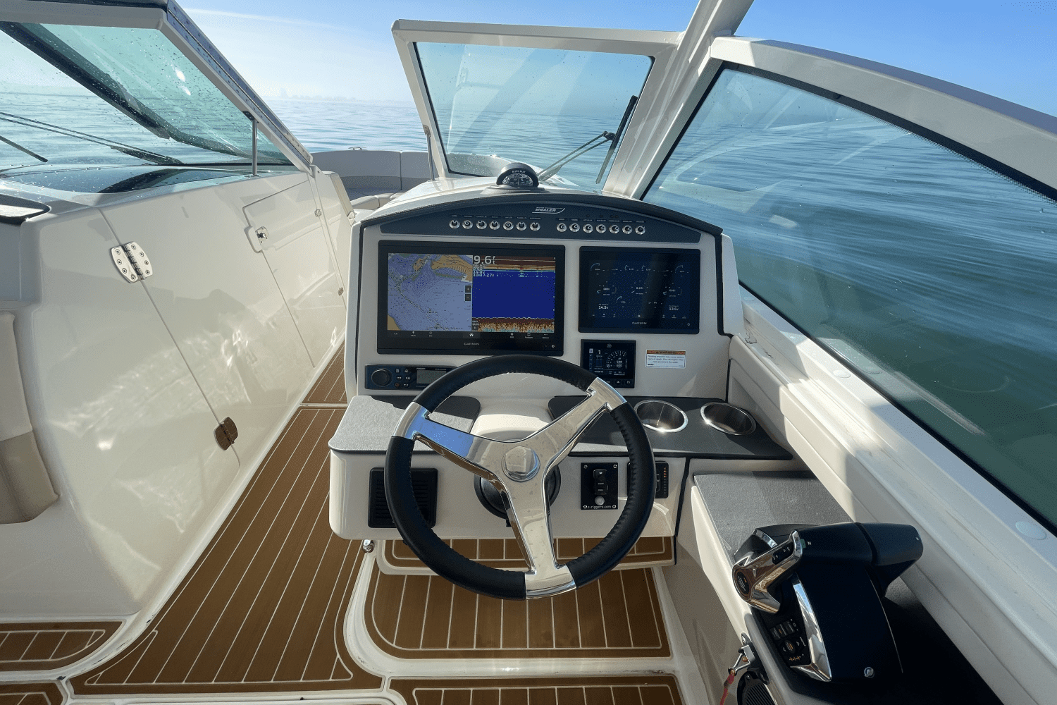 2022 Boston Whaler 320 VANTAGE Image Thumbnail #16