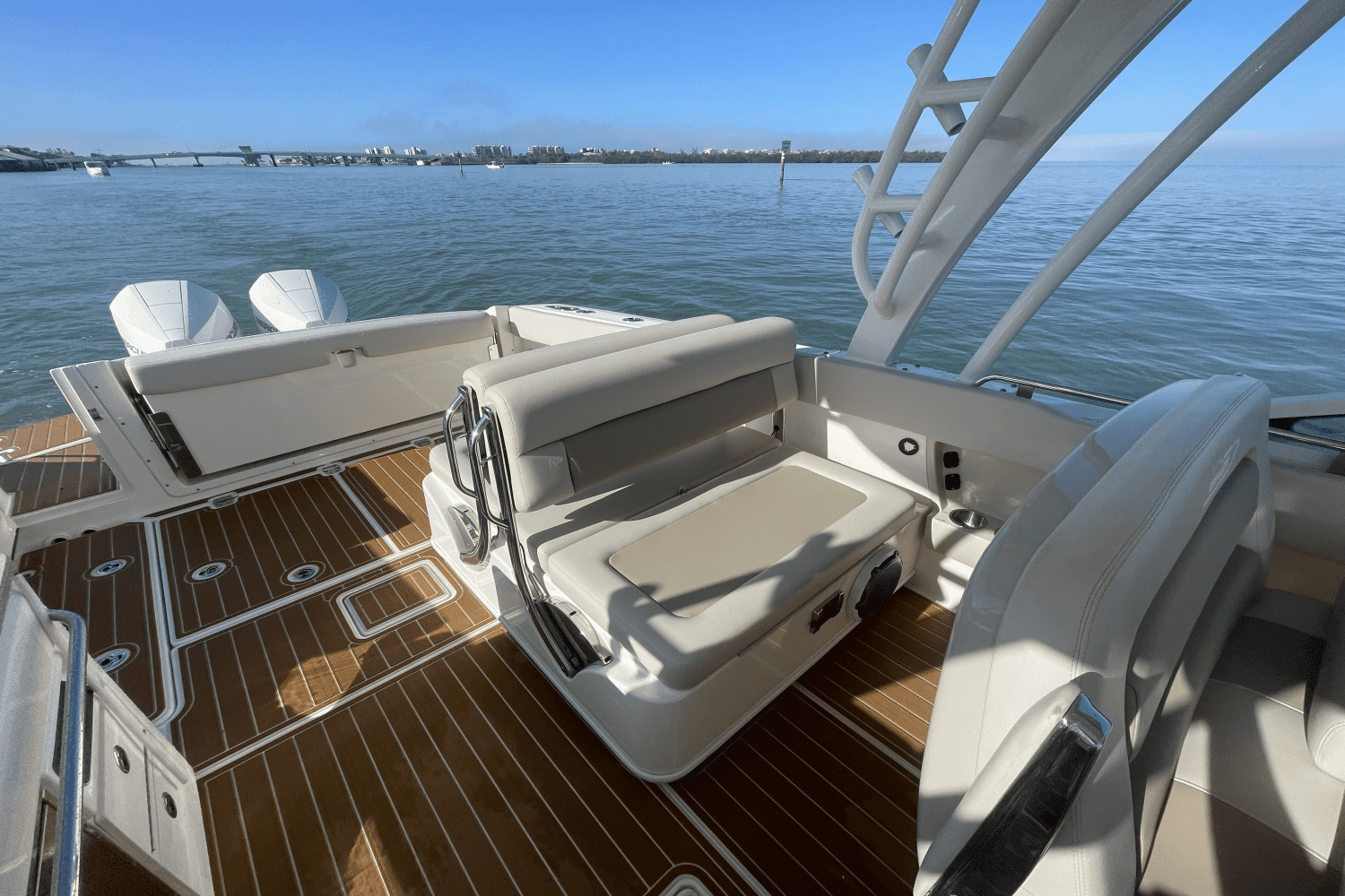 2022 Boston Whaler 320 VANTAGE Image Thumbnail #21