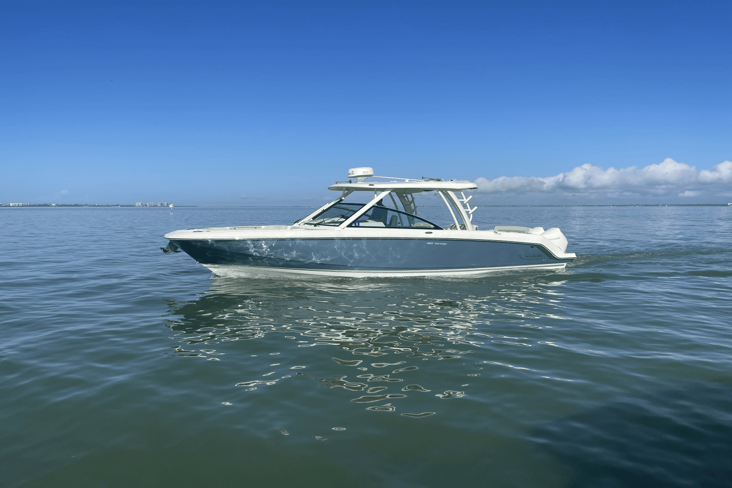 2022 Boston Whaler 320 VANTAGE Image Thumbnail #5