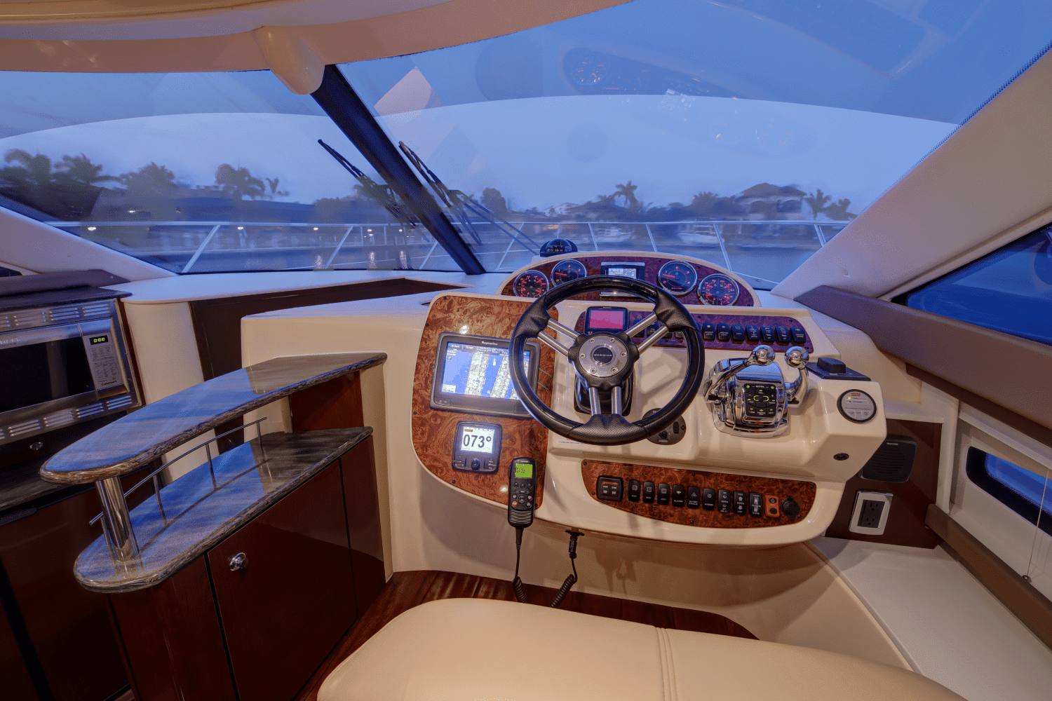 2016 Meridian 391 SEDAN - DUAL HELM Image Thumbnail #8