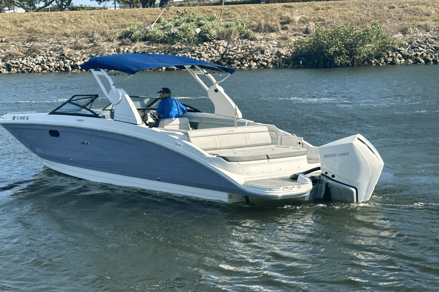 2021 Sea Ray 270 SDX-OB Image Thumbnail #6