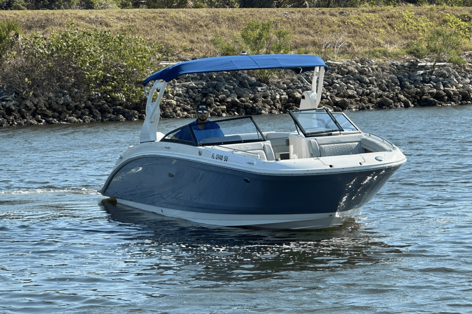 2021 Sea Ray 270 SDX-OB Image Thumbnail #2