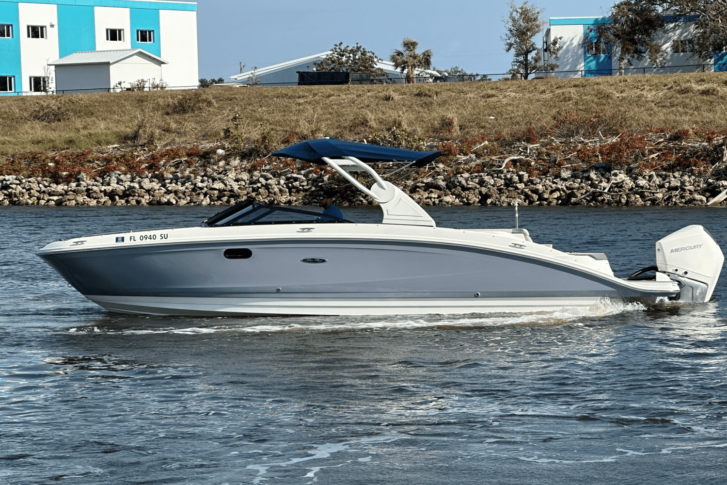 2021 Sea Ray 270 SDX-OB Image Thumbnail #1