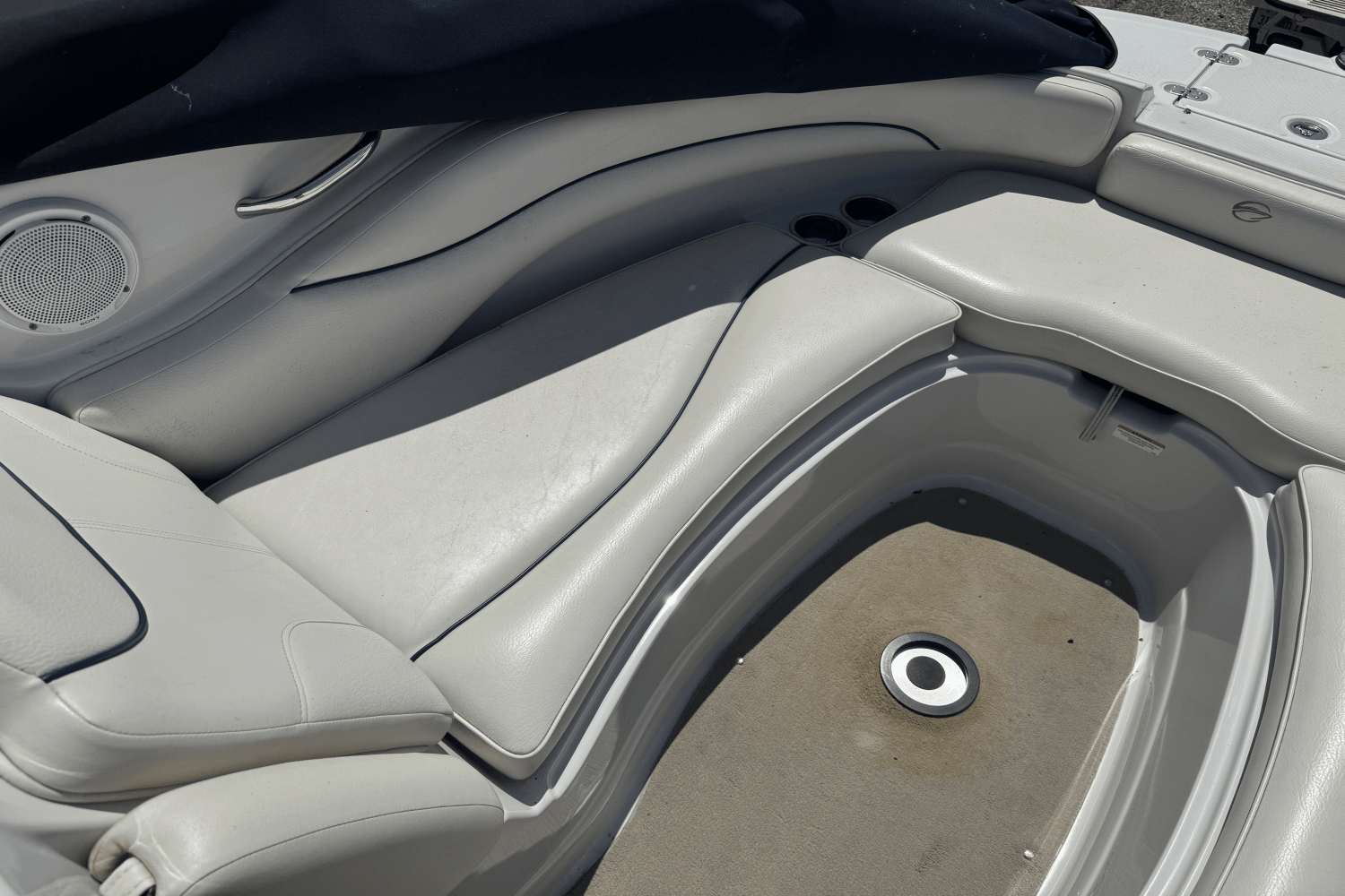 2009 Crownline
                                                             220EX Image Thumbnail #10