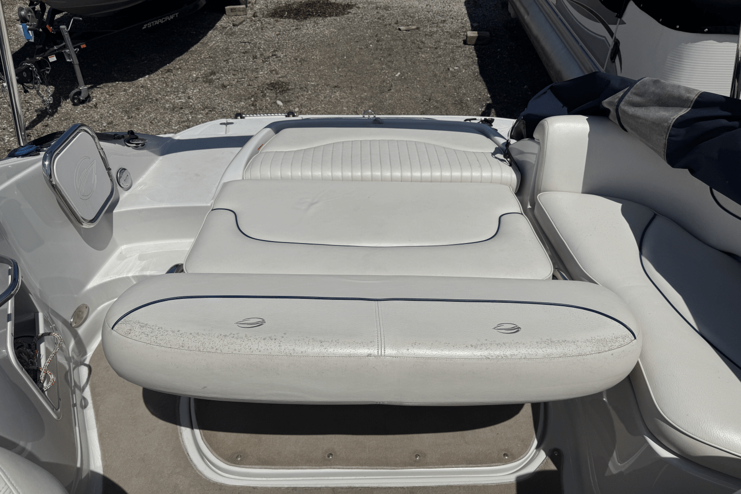 2009 Crownline
                                                             220EX Image Thumbnail #24