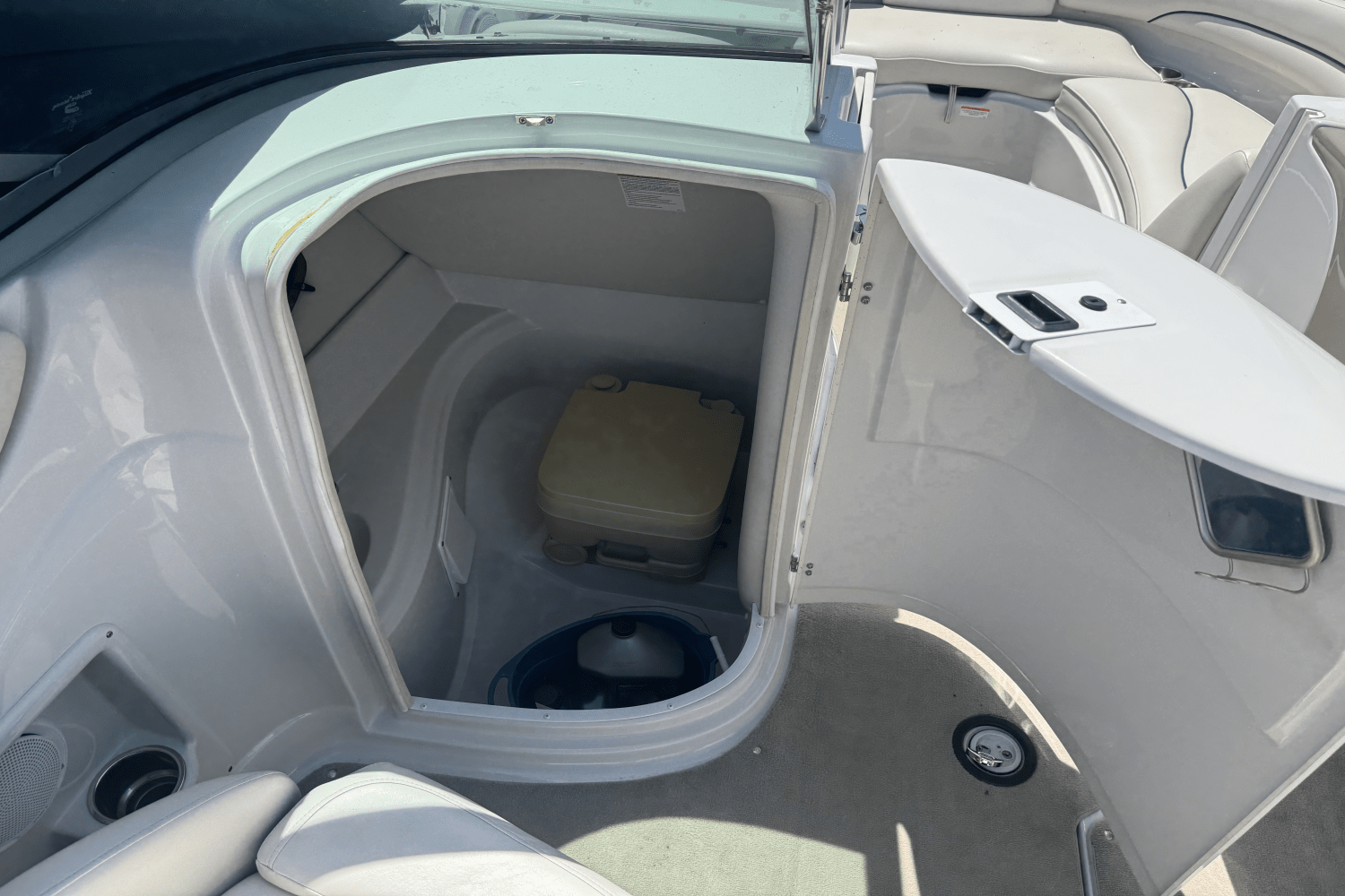 2009 Crownline
                                                             220EX Image Thumbnail #15