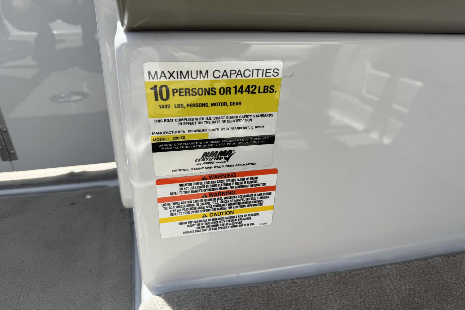 2009 Crownline
                                                             220EX Image Thumbnail #17