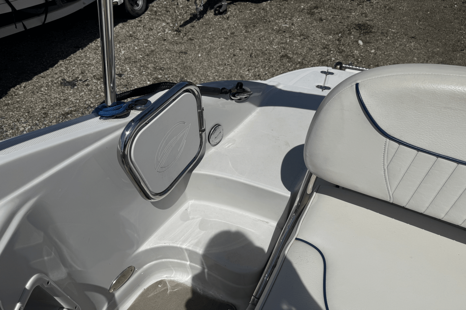 2009 Crownline
                                                             220EX Image Thumbnail #22