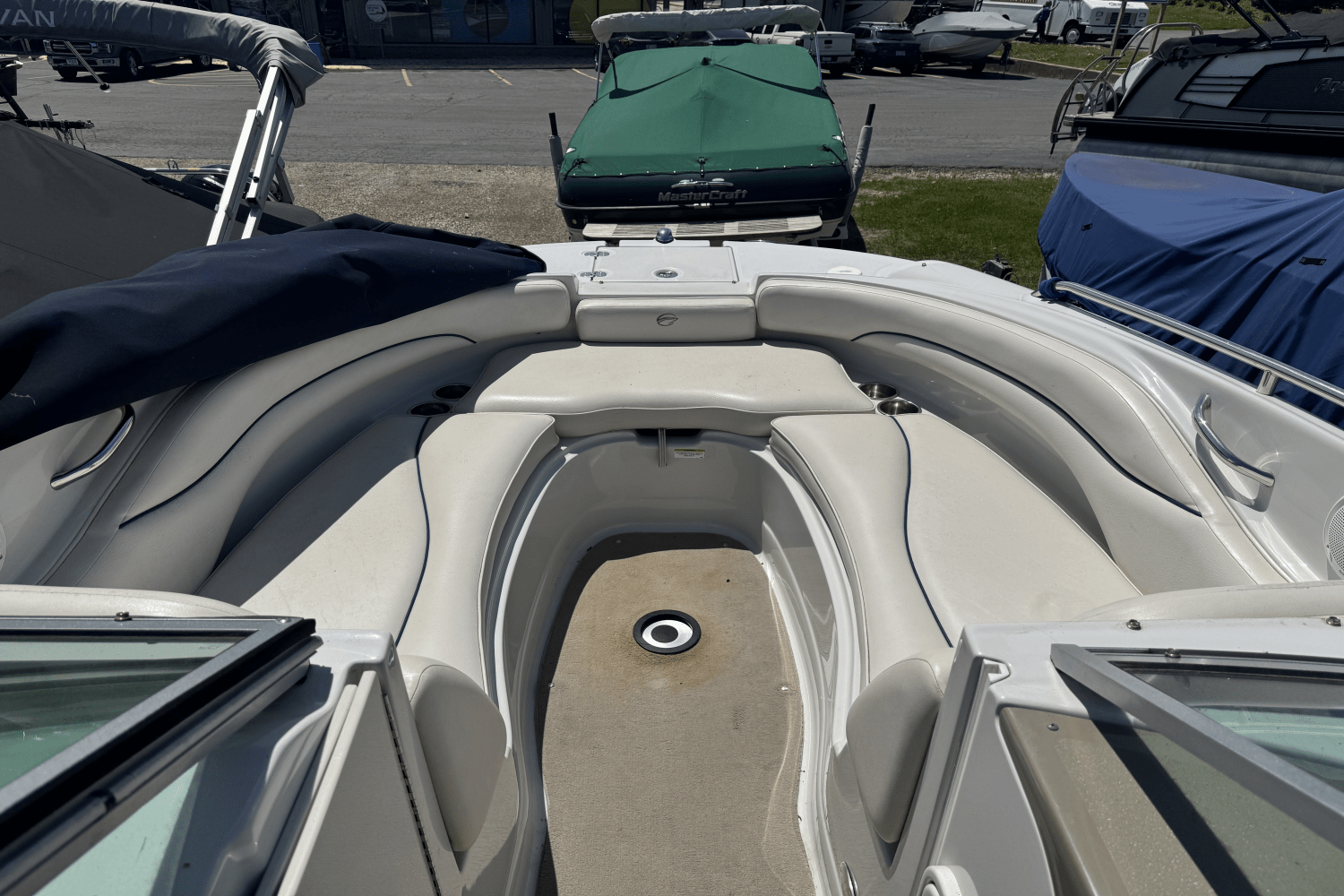 2009 Crownline
                                                             220EX Image Thumbnail #8