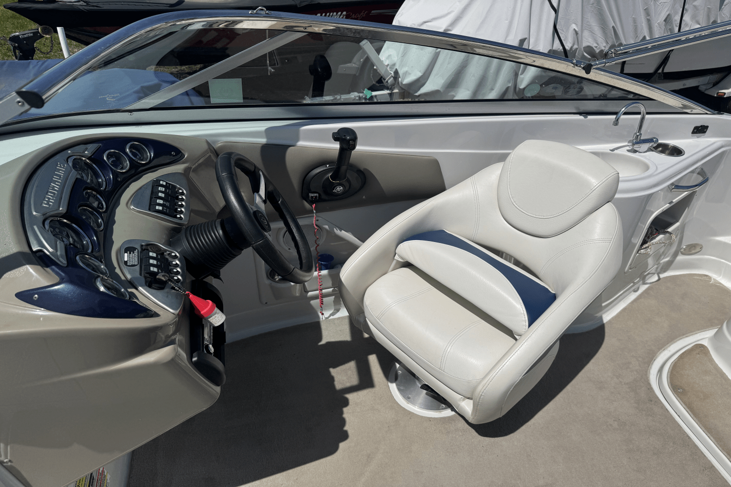 2009 Crownline
                                                             220EX Image Thumbnail #12