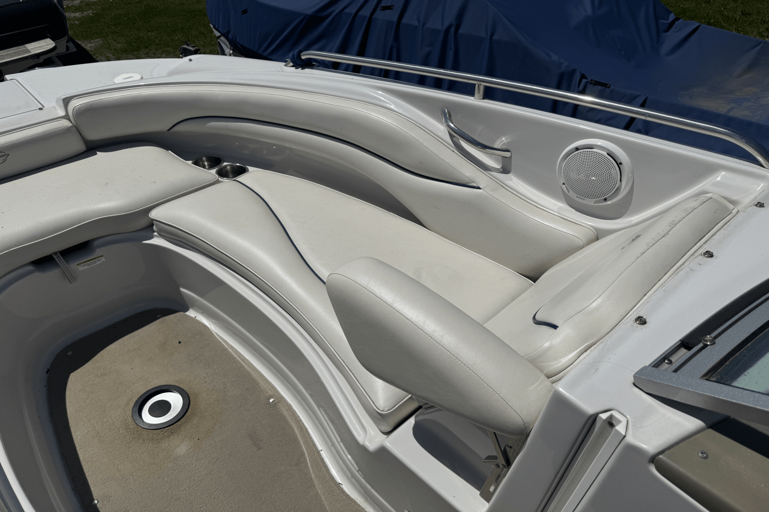 2009 Crownline
                                                             220EX Image Thumbnail #9