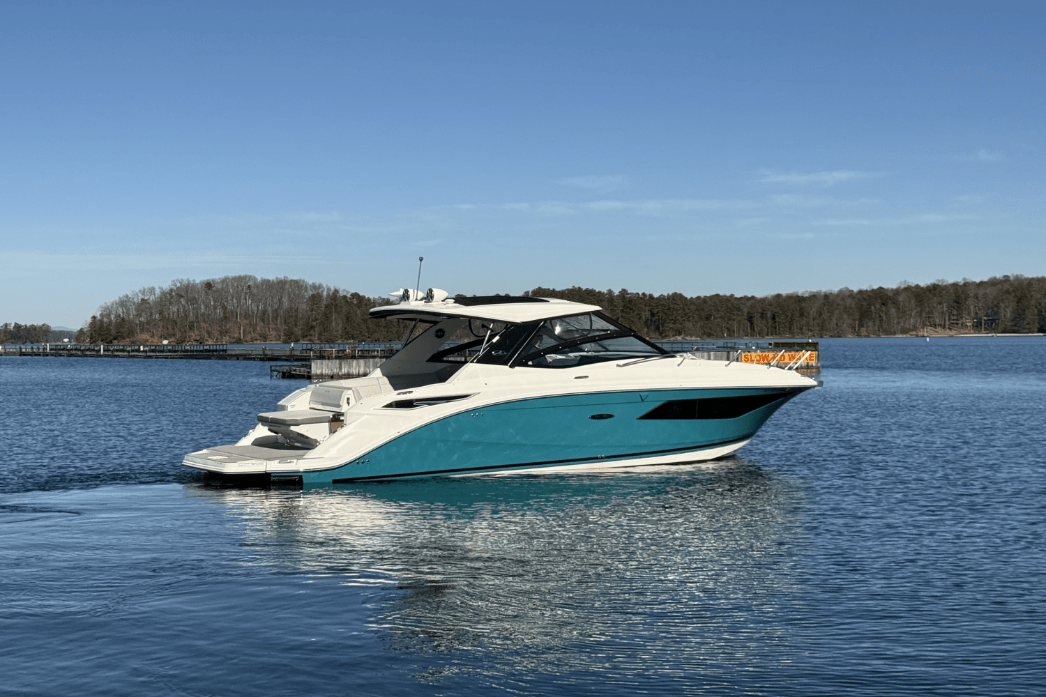 2021 Sea Ray 320 SUNDANCER Image Thumbnail #2