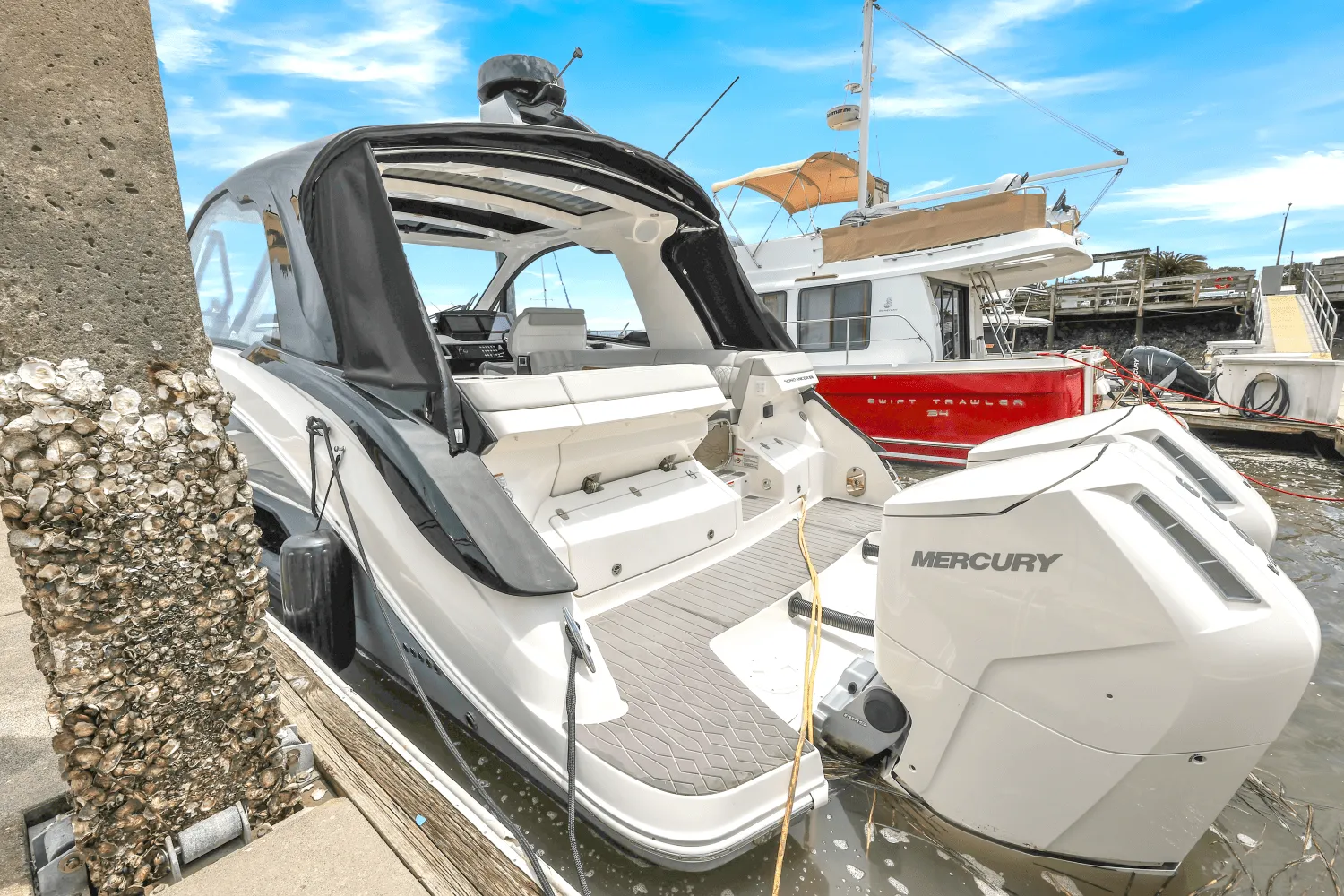 2022 Sea Ray SUNDANCER 370 OUTBOARD Image Thumbnail #6