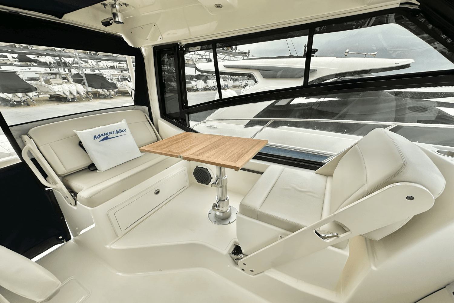 2023 Boston Whaler 325 CONQUEST Image Thumbnail #20