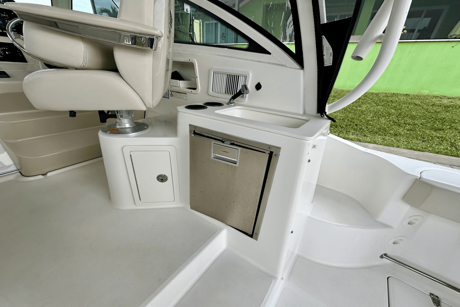 2018 Boston Whaler 315 CONQUEST Image Thumbnail #35